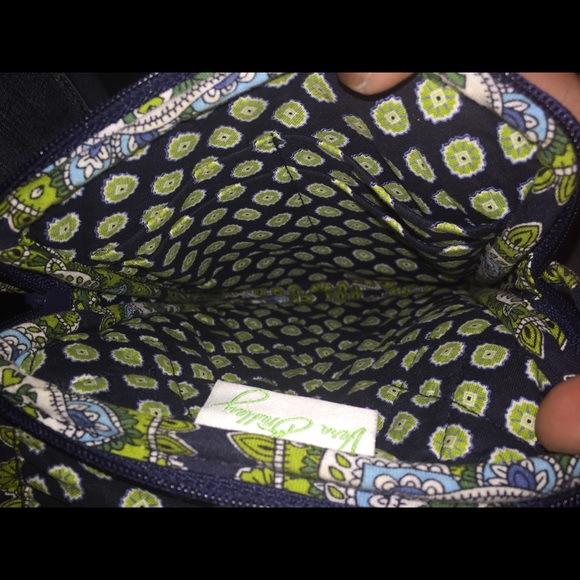 Vera Bradley crossbody and check book cover - Picture 4 of 5